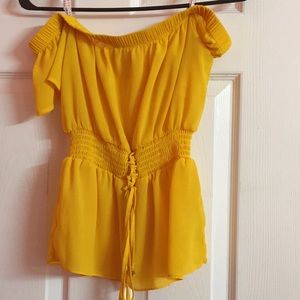 A yellow cute shirt.